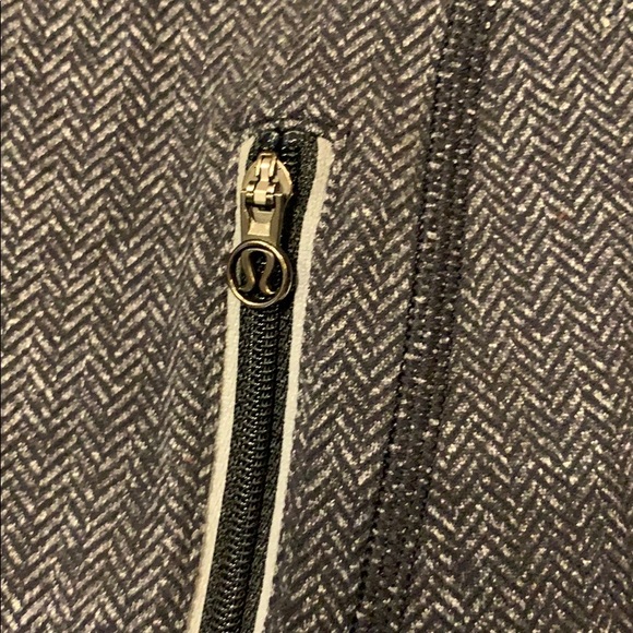 Lululemon 1/2 Zip Jacket - Picture 12 of 13